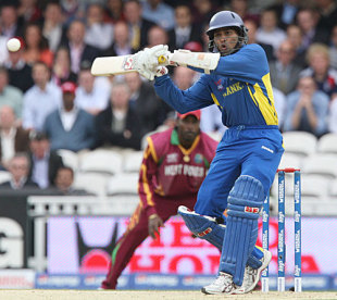 Tillakaratne Dilshan shapes to club it over the on side, Sri Lanka v West Indies, ICC World Twenty20, 2nd semi-final, The Oval, June 19, 2009 