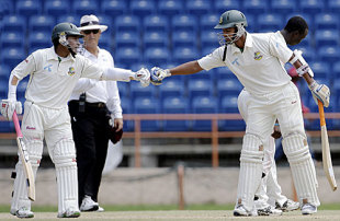 Mushfiqur Rahim and Mahmudullah enjoy their partnership, West Indies v Bangladesh, 2nd Test, Grenada, 2nd day, July 18, 2009