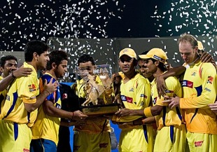 Chennai Super Kings pose with the IPL trophy, Chennai Super Kings v Mumbai Indians, IPL final, DY Patil Stadium, April 25, 2010