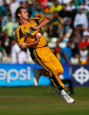 Shaun Tait was off-colour in his first spell since clocking 100mph at Lord's on Sunday, Australia v Pakistan, 1st Twenty20, Edgbaston, July 5, 2010