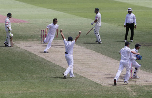 Shane Watson and Phil Hughes ended up at the same end when Matt Prior took the bails off, Australia v England, 5th Test, Sydney, 4th day, January 6, 2011