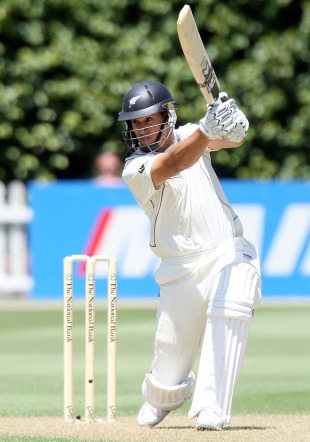 Ross Taylor launches into a cover drive, New Zealand v Pakistan, 2nd Test, Wellington, 1st day, January 15, 2011