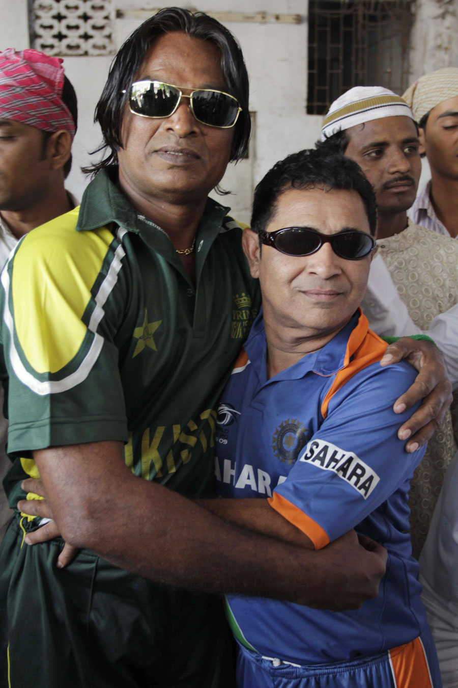Shoaib Akhtar and Sachin Tendulkar look-alikes get-together