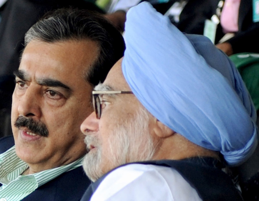 The Prime Ministers of India and Pakistan share a thought during the game