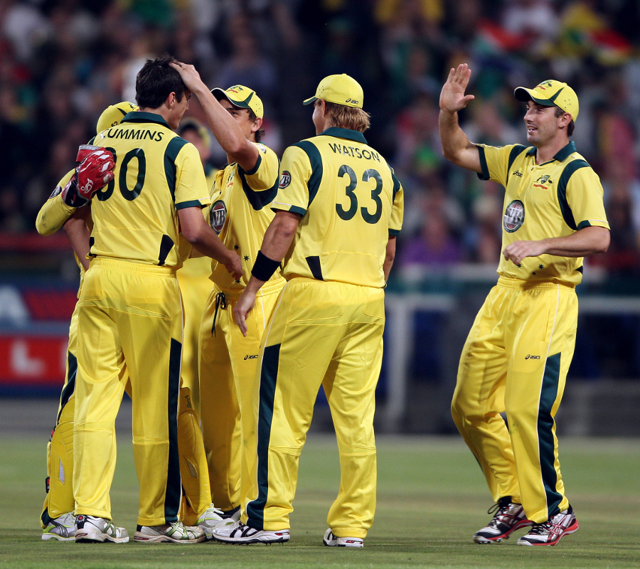 Shane Watson bowled a slogging Robin Peterson in the final over