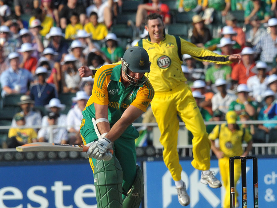 Graeme Smith swishes his bat after chipping a catch back to David Hussey