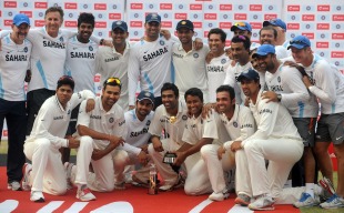 The Indian team and support staff with the trophy, India v West Indies, 3rd Test, Mumbai, 5th day, November 26, 2011 