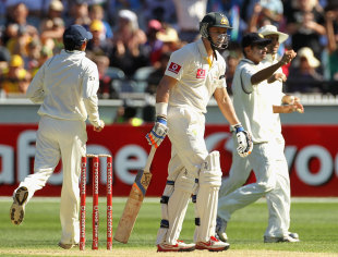 Michael Hussey was out to a controversial decision, Australia v India, 1st Test, Melbourne, 1st day, December 26, 2011