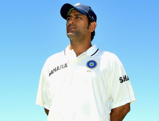MS Dhoni at the presentation ceremony after the Perth Test, Australia v India, 3rd Test, Perth, 3rd day, January 15, 2012