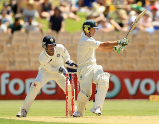 Ricky Ponting pulls during the opening session of the Adelaide Test, Australia v India, 4th Test, Adelaide, 1st day, January 24, 2012