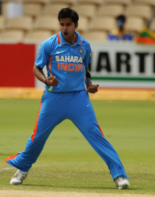 Vinay Kumar struck on the second ball of the match, India v Sri Lanka, Commonwealth Bank Series, Adelaide, February 14, 2012