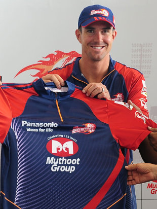 Kevin Pietersen shows off the new Delhi Daredevils jersey, Dubai, February 16, 2012