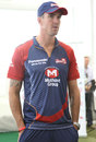 Kevin Pietersen wears the new Delhi Daredevils jersey