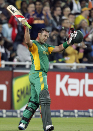 Jacques Kallis acknowledges the applause as he walks back, South Africa v India, Only T20I, Johannesburg, March 30, 2012