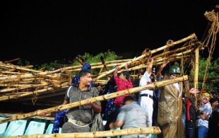 The collapsed structure in the stands at Eden Gardens, Kolkata Knight Riders v Deccan Chargers, IPL, Eden Gardens, April 24, 2012