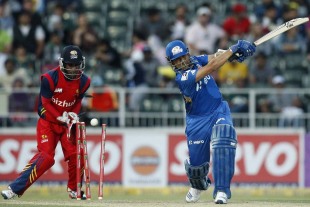 Sachin Tendulkar is bowled, Lions v Mumbai Indians, Group B, Champions League Twenty20, Johannesburg, October 14, 2012