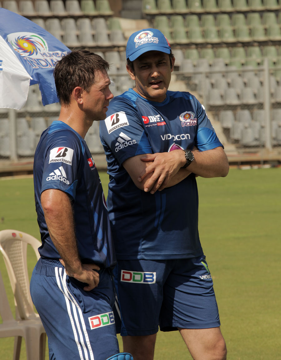 Ricky Ponting and Anil Kumble at a Mumbai Indians training session