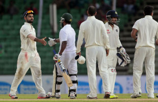 Virat Kohli shakes hands with Imrul Kayes after both teams settled for a draw, Bangladesh v India, only Test, 5th day, Fatullah, June 14, 2015