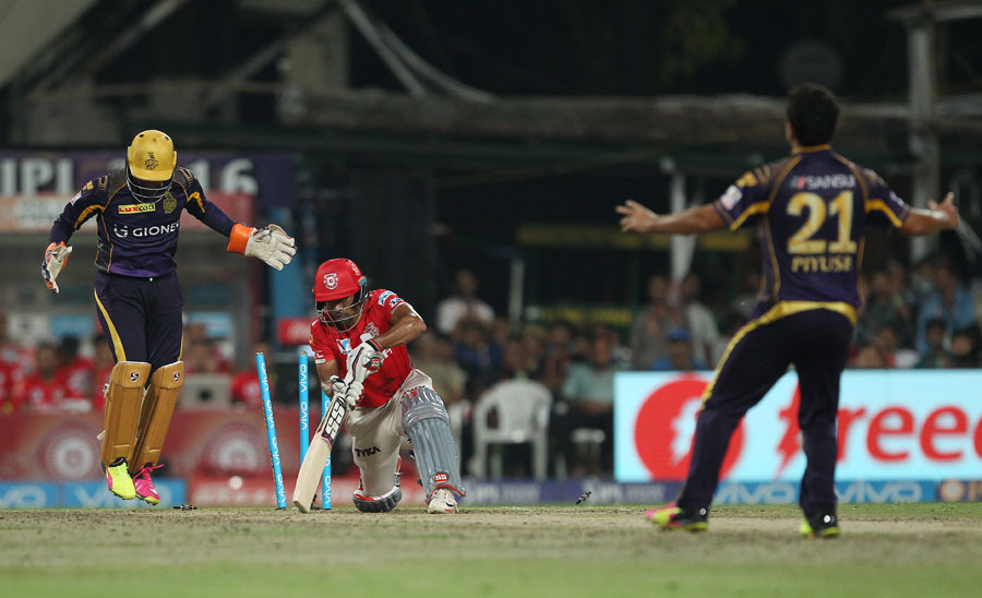After a 40-run stand with Glenn Maxwell, Wriddhiman Saha chopped on in the ninth over as Kings XI slumped further