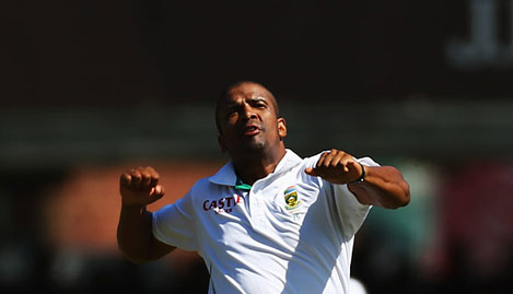 Vernon Philander struck straight away with the second new ball