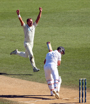 Neil Wagner had Jonathan Trott caught behind for 37, New Zealand v England, 3rd Test, 4th day, Auckland, March 25, 2013