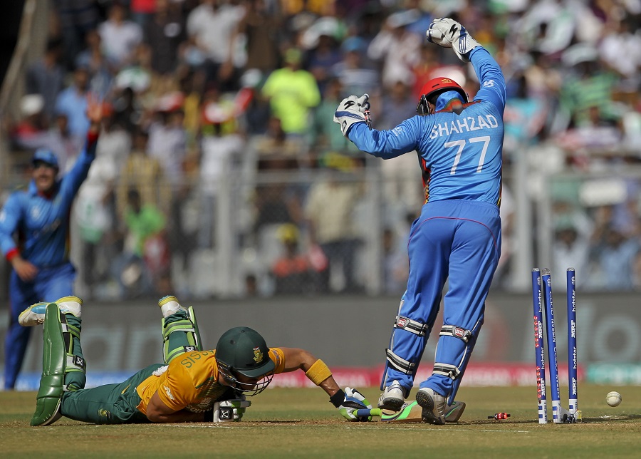 A run-out of du Plessis ended the partnership, and with de Kock's wicket two overs later, Afghanistan pulled things back