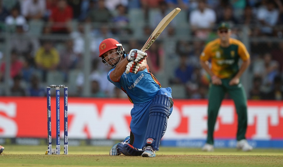 Gulbadin Naib continued the good work with Noor Ali Zadran, adding 45 for the third wicket off 31 balls
