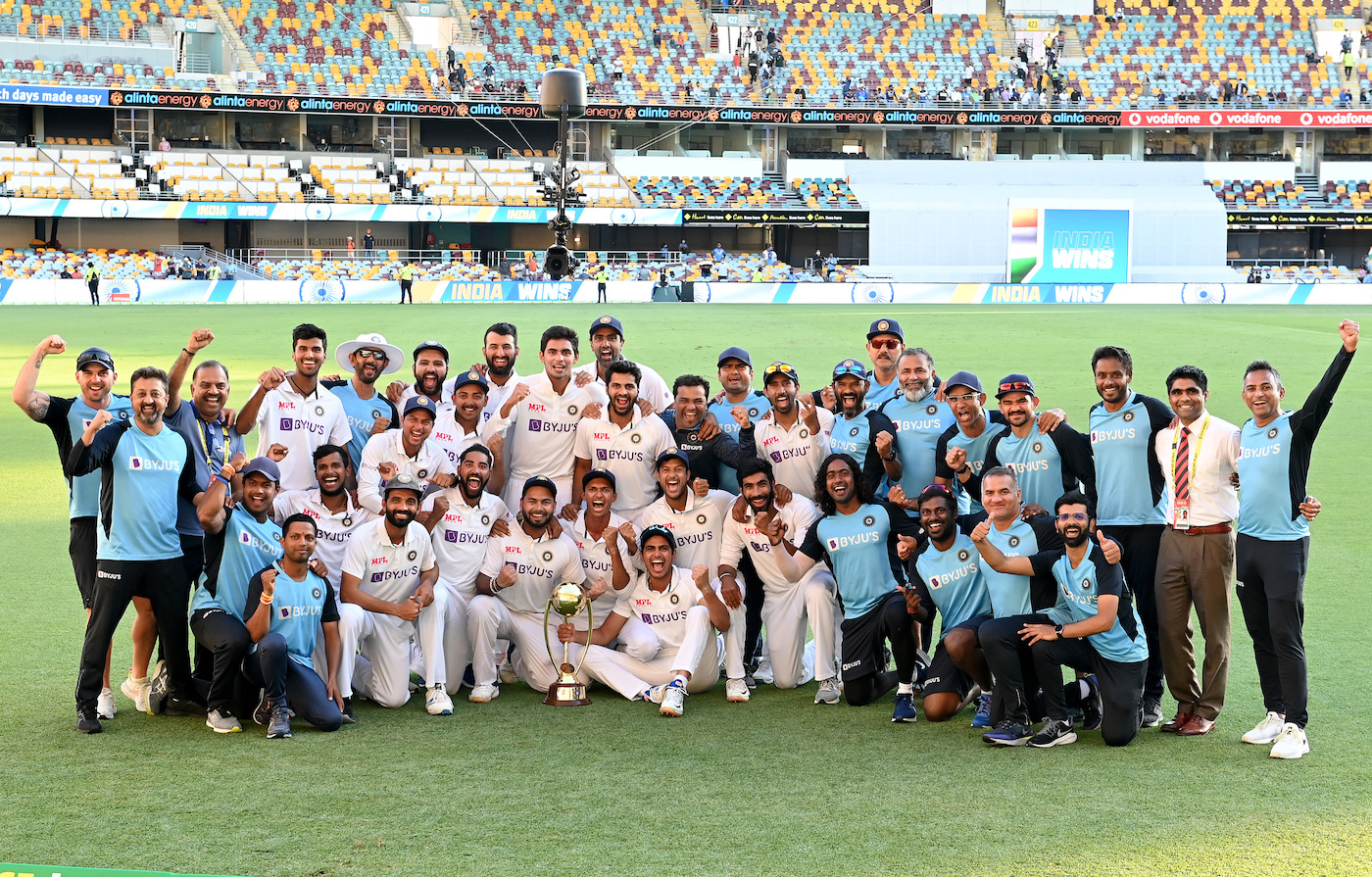 The victorious India team with the Border-Gavaskar Trophy | Photo | Australia v India | ESPNcricinfo.com