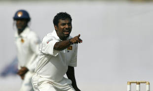 Muttiah Muralitharan appeals, Bangladesh v Sri Lanka, 1st Test, Dhaka, 5th day, December 31, 2008