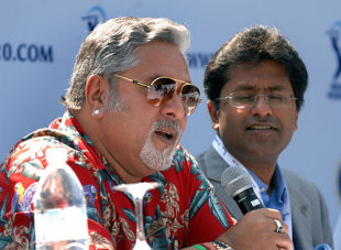 Vijay Mallya speaks at a press conference during the IPL auction as Lalit Modi looks on, Goa, February 6, 2009